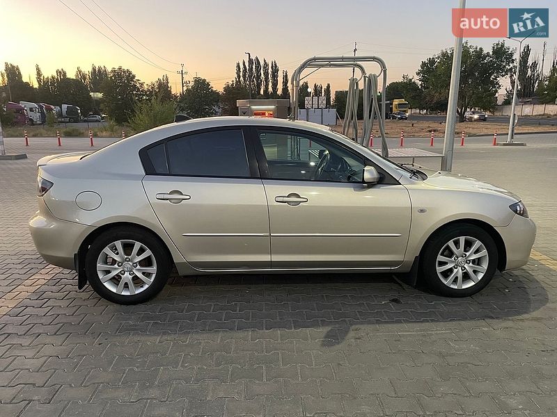 Седан Mazda 3 2007 в Николаеве