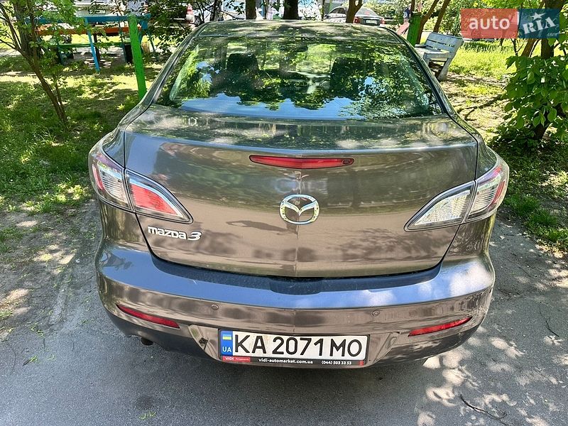 Седан Mazda 3 2013 в Киеве
