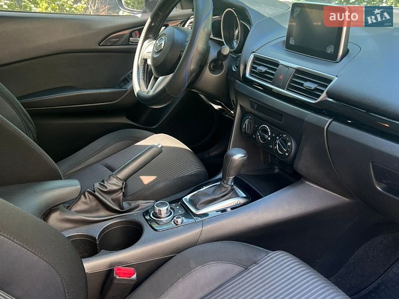 Седан Mazda 3 2016 в Черкасах