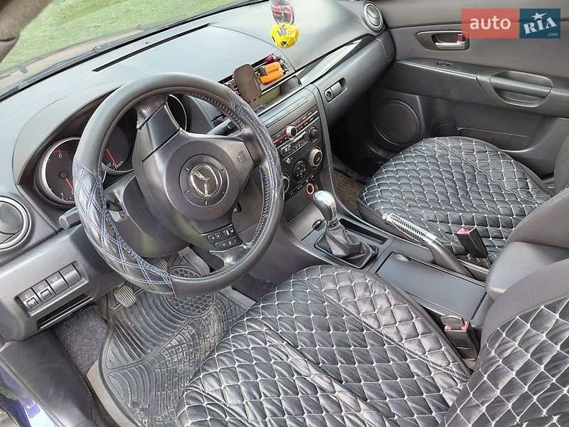 Седан Mazda 3 2005 в Лохвиці