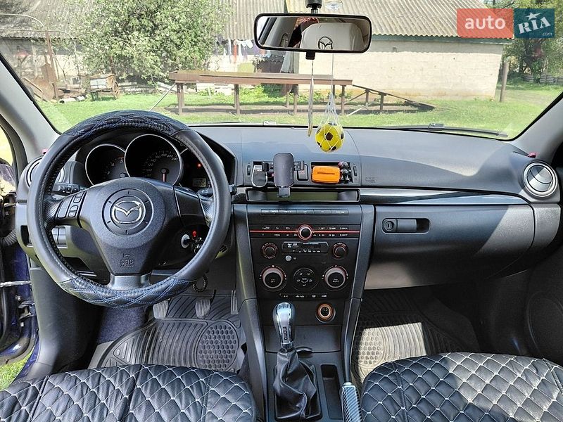 Седан Mazda 3 2005 в Лохвиці