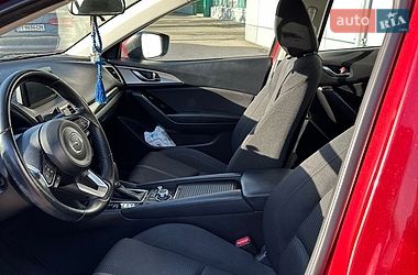 Седан Mazda 3 2017 в Николаеве