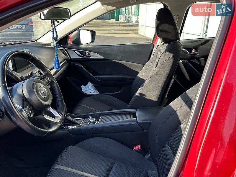 Седан Mazda 3 2017 в Николаеве