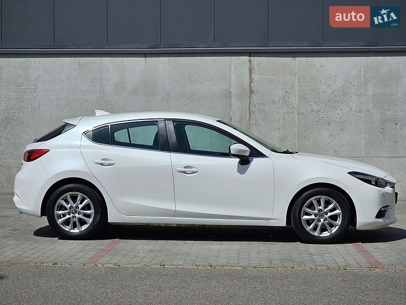 Хэтчбек Mazda 3 2017 в Киеве фото 6 Хэтчбек Mazda 3 2017 в Киеве
