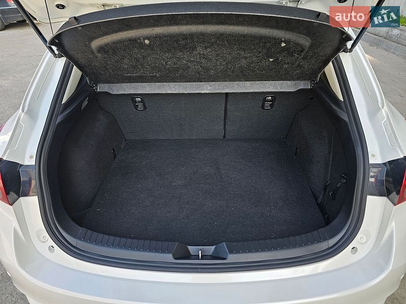 Хэтчбек Mazda 3 2017 в Киеве фото 14 Хэтчбек Mazda 3 2017 в Киеве