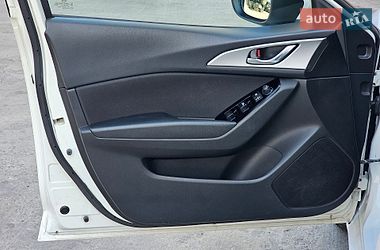 Хэтчбек Mazda 3 2017 в Киеве фото 16 Хэтчбек Mazda 3 2017 в Киеве