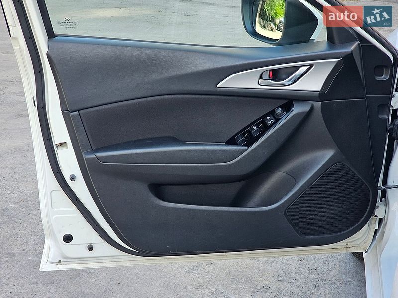 Хэтчбек Mazda 3 2017 в Киеве фото 16 Хэтчбек Mazda 3 2017 в Киеве
