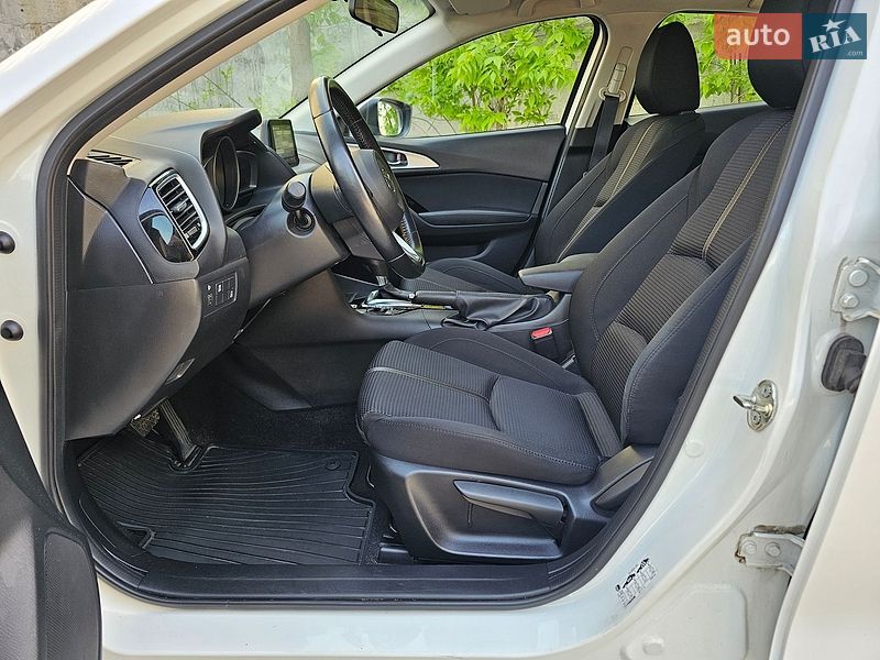 Хэтчбек Mazda 3 2017 в Киеве фото 17 Хэтчбек Mazda 3 2017 в Киеве
