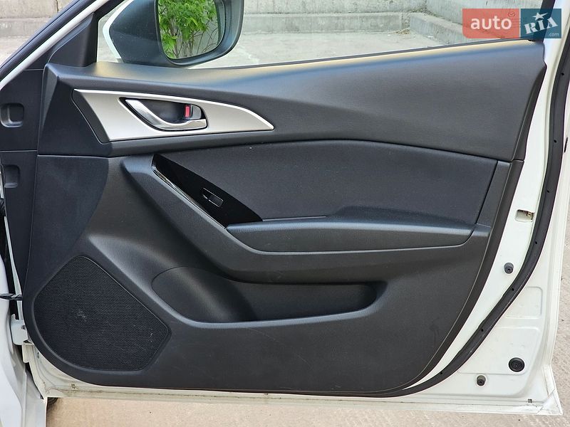 Хэтчбек Mazda 3 2017 в Киеве фото 31 Хэтчбек Mazda 3 2017 в Киеве
