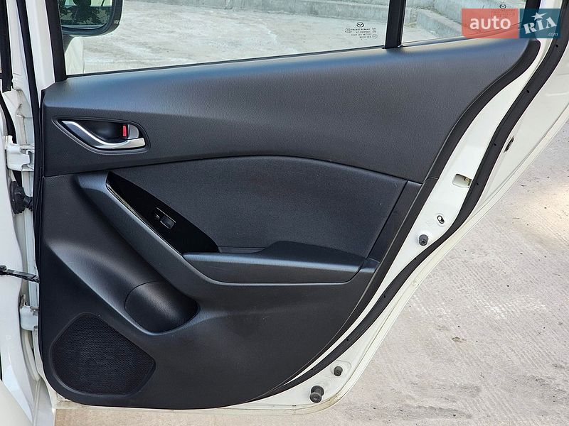 Хэтчбек Mazda 3 2017 в Киеве фото 35 Хэтчбек Mazda 3 2017 в Киеве