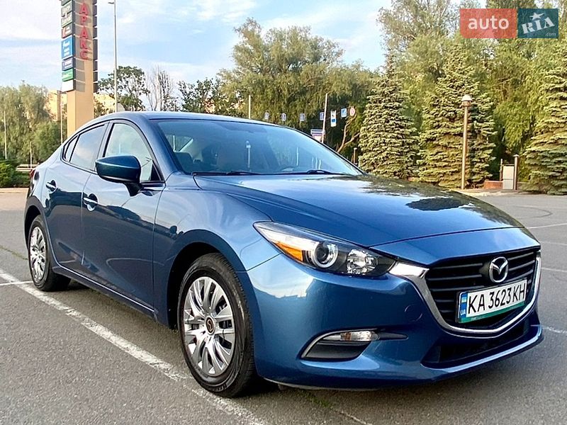 Седан Mazda 3 2017 в Киеве