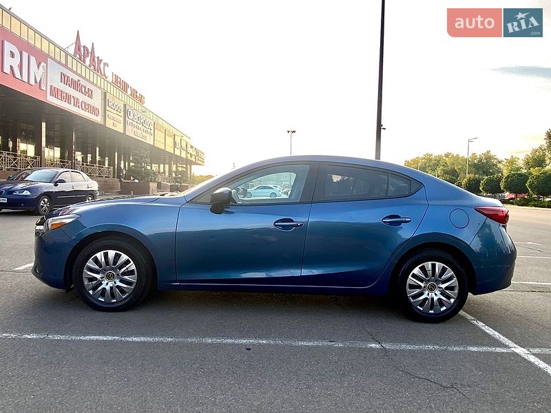 Седан Mazda 3 2017 в Киеве