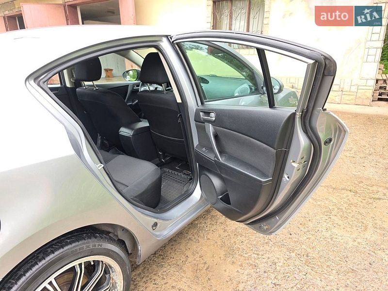 Седан Mazda 3 2013 в Кривом Роге фото 37 Седан Mazda 3 2013 в Кривом Роге