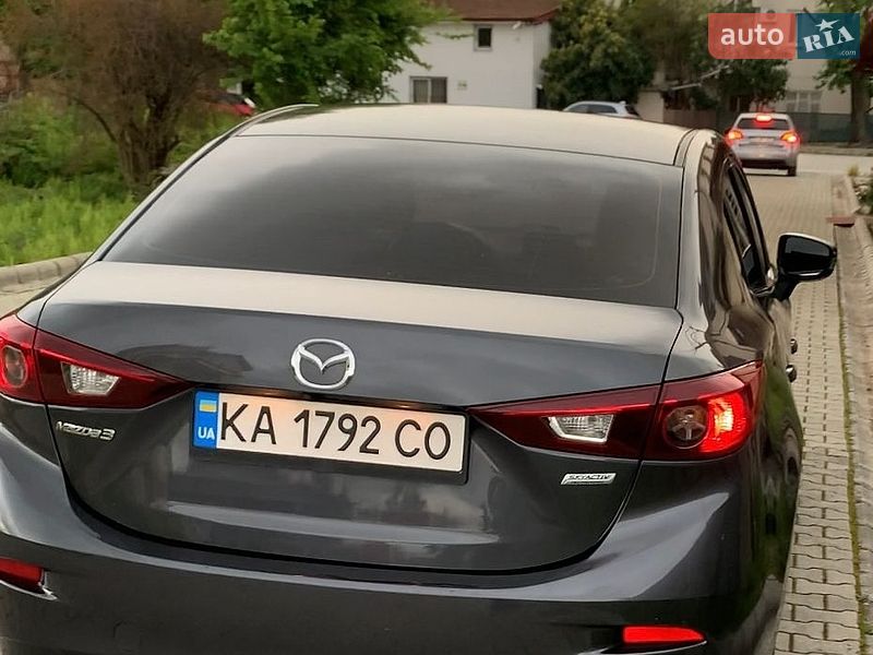 Седан Mazda 3 2016 в Киеве