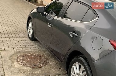 Седан Mazda 3 2016 в Киеве