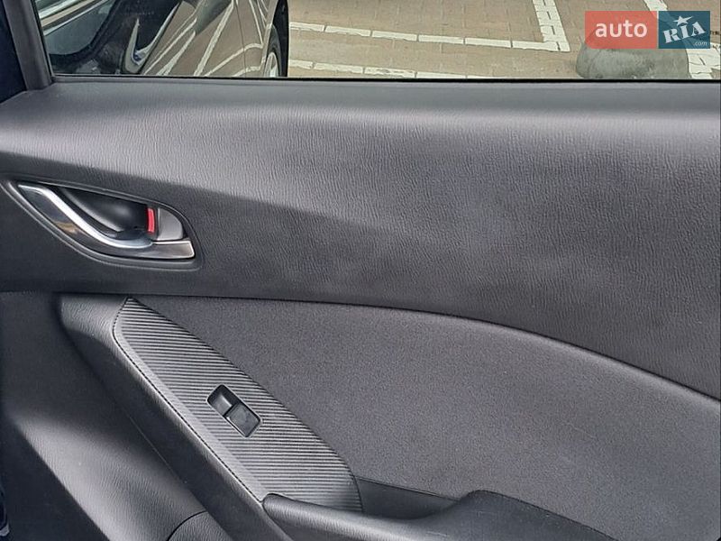 Хэтчбек Mazda 3 2015 в Житомире