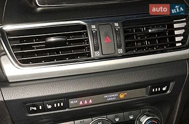 Хэтчбек Mazda 3 2015 в Житомире