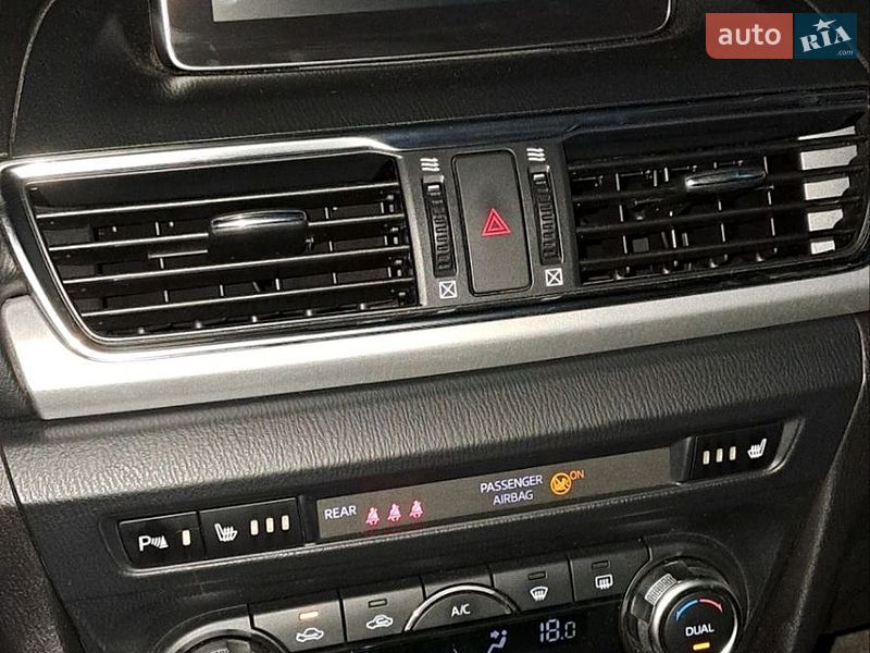Хэтчбек Mazda 3 2015 в Житомире