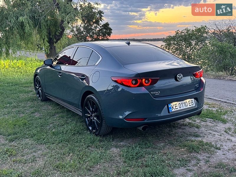 Седан Mazda 3 2022 в Днепре