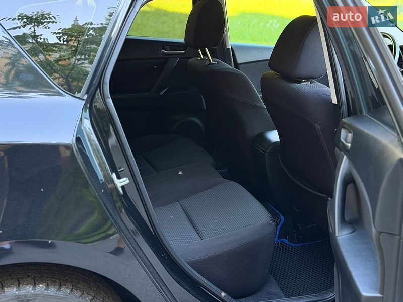 Хетчбек Mazda 3 2012 в Чернігові
