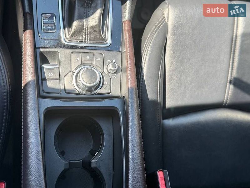 Седан Mazda 3 2018 в Ромнах
