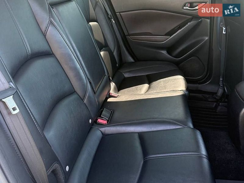 Седан Mazda 3 2018 в Ромнах