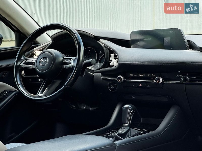 Седан Mazda 3 2019 в Киеве