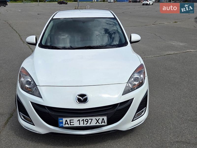 Седан Mazda 3 2010 в Днепре