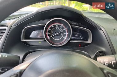 Седан Mazda 3 2016 в Киеве