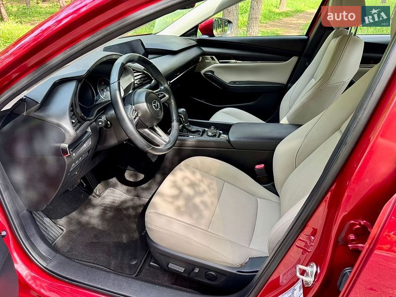 Седан Mazda 3 2019 в Киеве