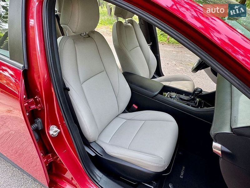 Седан Mazda 3 2019 в Киеве