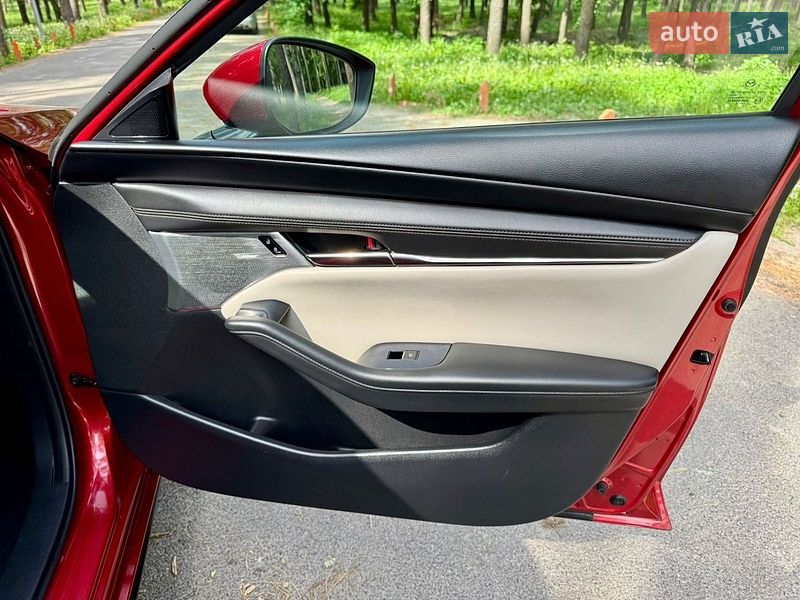 Седан Mazda 3 2019 в Киеве