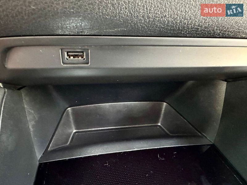 Седан Mazda 3 2019 в Киеве