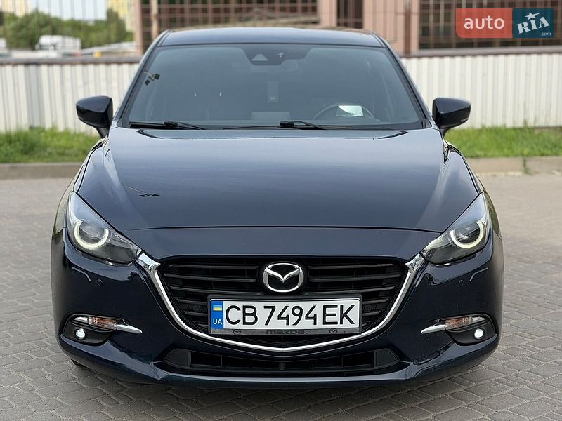 Седан Mazda 3 2017 в Киеве