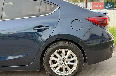 Седан Mazda 3 2017 в Киеве