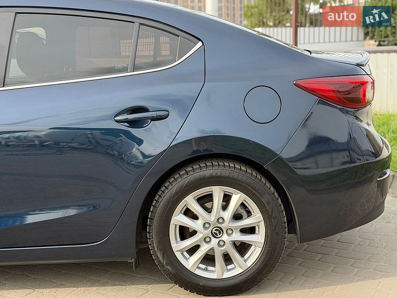 Седан Mazda 3 2017 в Киеве