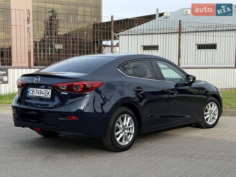 Седан Mazda 3 2017 в Киеве