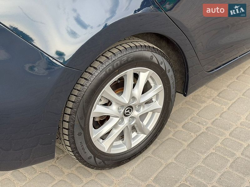Седан Mazda 3 2017 в Киеве