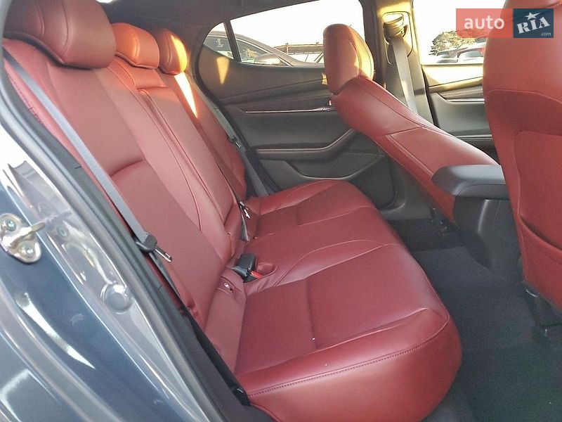 Седан Mazda 3 2024 в Львові