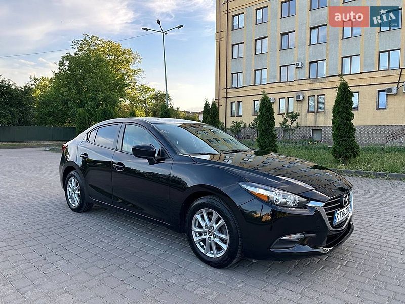 Седан Mazda 3 2018 в Коломые
