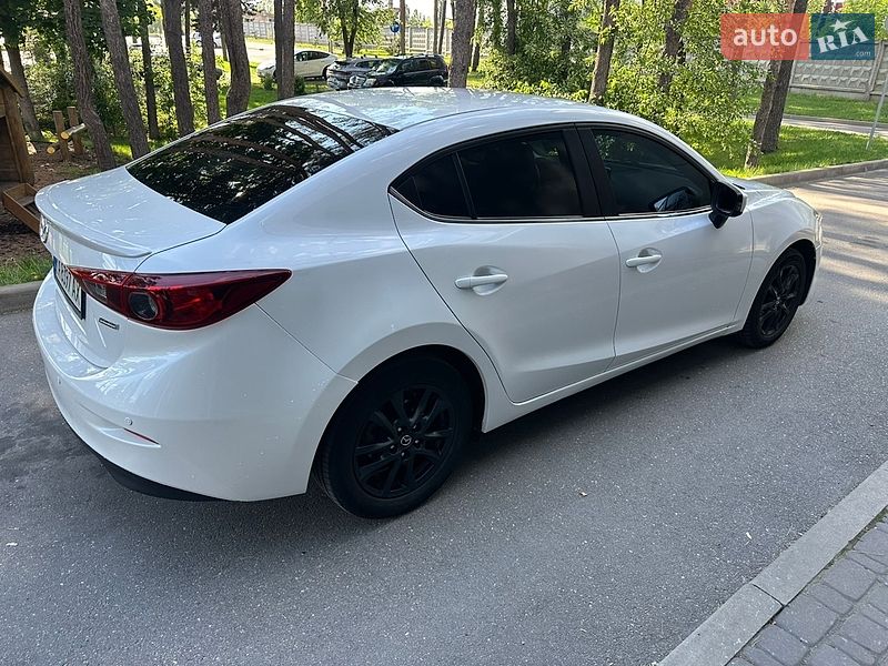 Седан Mazda 3 2014 в Киеве