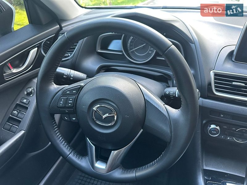 Седан Mazda 3 2014 в Киеве