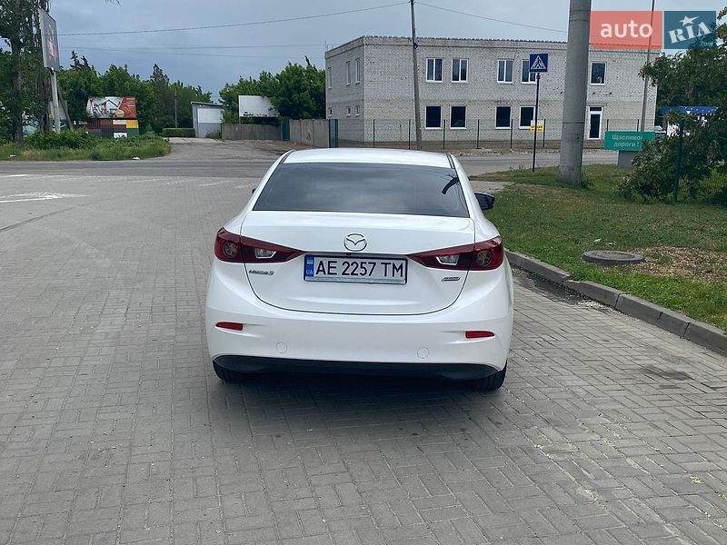 Седан Mazda 3 2016 в Новомосковську