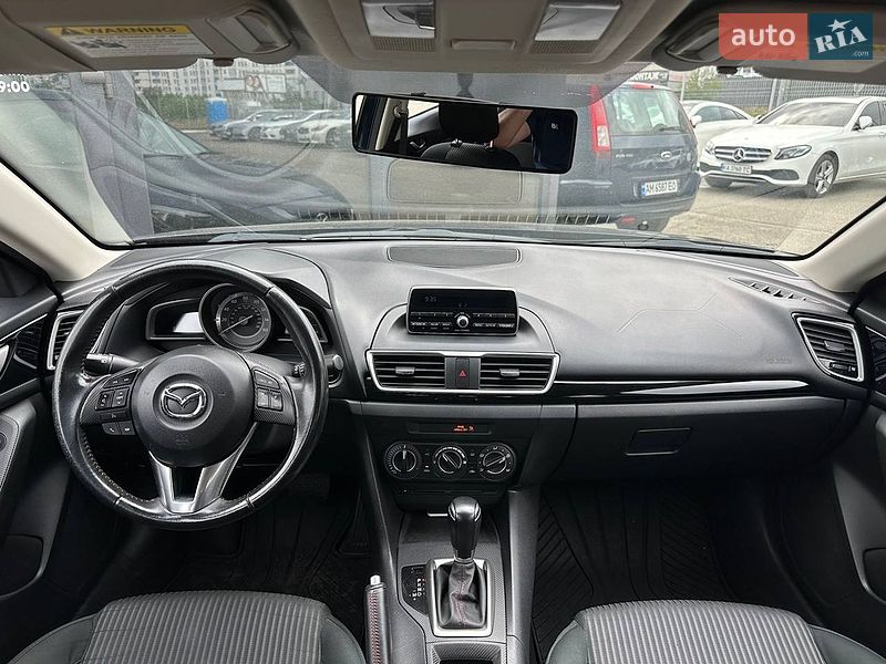 Седан Mazda 3 2013 в Киеве