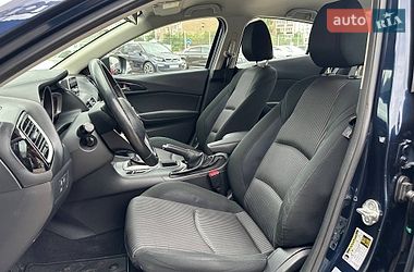 Седан Mazda 3 2013 в Киеве
