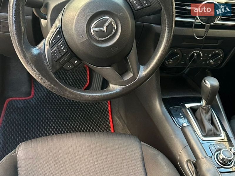 Седан Mazda 3 2015 в Ивано-Франковске