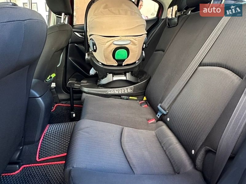 Седан Mazda 3 2015 в Ивано-Франковске