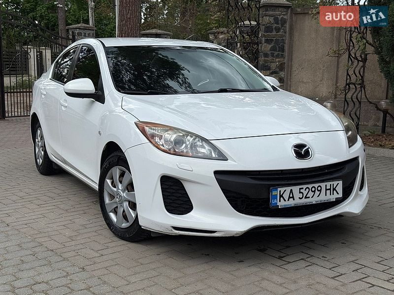Седан Mazda 3 2011 в Львові