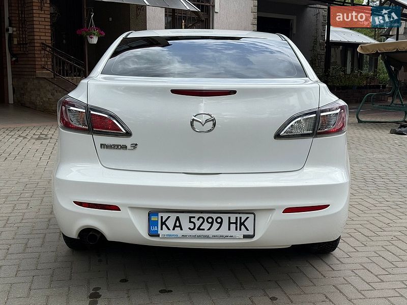 Седан Mazda 3 2011 в Львові