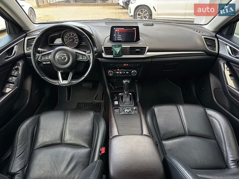 Седан Mazda 3 2018 в Одесі